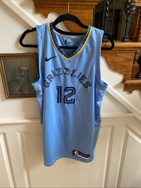 NIKE Grizzlies Morant Jersey NWT SZ. 44/M